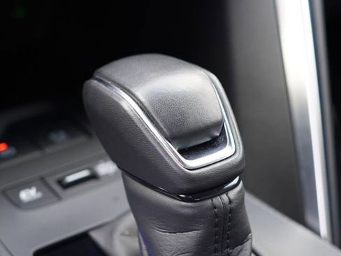 Certified 2024 Toyota Venza LE image 33