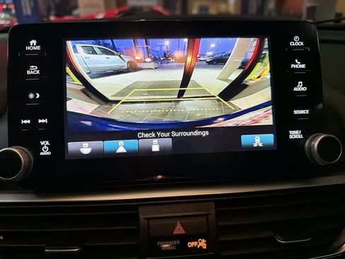 Used 2018 Honda Accord Sport image 16