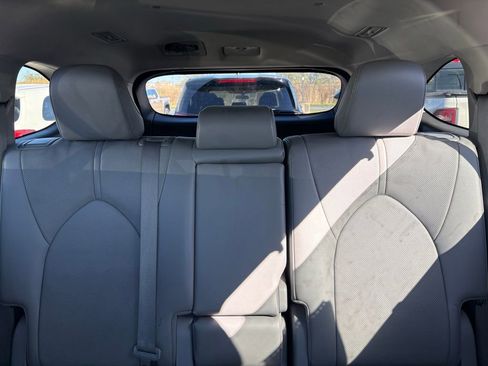 Used 2023 Toyota Highlander Limited AWD/4WD image 12