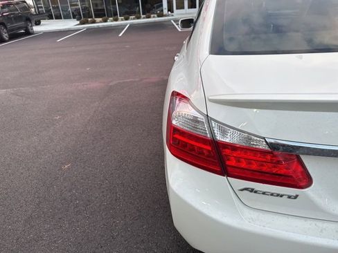 Used 2014 Honda Accord Hybrid Sedan image 8