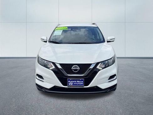 Used 2022 Nissan Rogue Sport SL FWD image 2