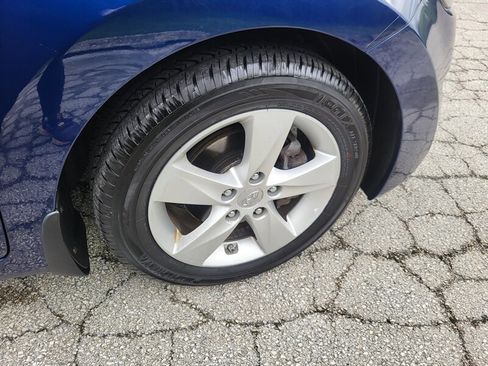 Used 2013 Hyundai Elantra GLS w/ Preferred Pkg FWD image 25