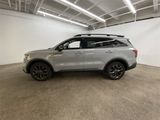 Used 2022 Kia Sorento SX Prestige image 3