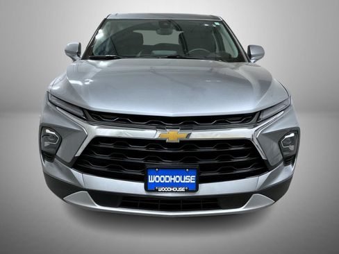 Used 2025 Chevrolet Blazer LT AWD/4WD image 2
