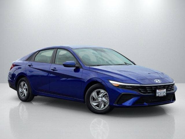 Used 2026 Hyundai Elantra SE FWD image 1