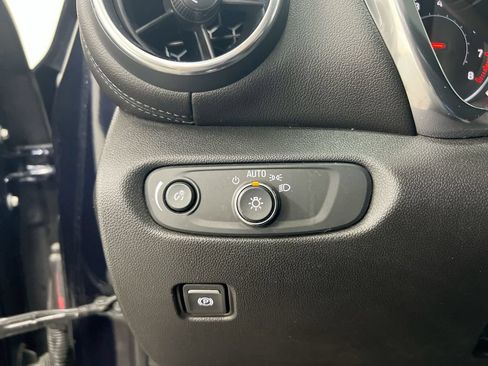 Used 2020 Chevrolet Blazer LT FWD image 18