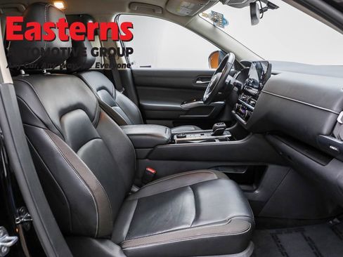 Used 2022 Nissan Pathfinder SL image 25