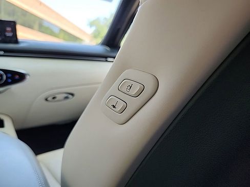 Used 2023 Genesis Electrified GV70 w/ Prestige Package AWD/4WD image 30
