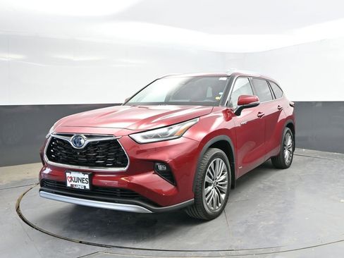 Used 2021 Toyota Highlander Platinum AWD/4WD image 3