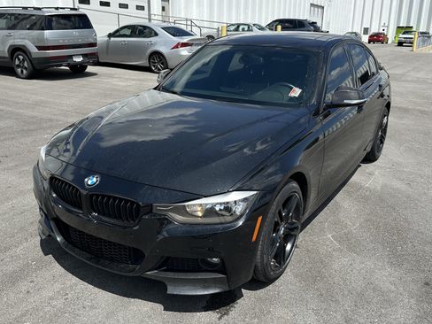 Used 2015 BMW 328i xDrive Sedan AWD/4WD image 2