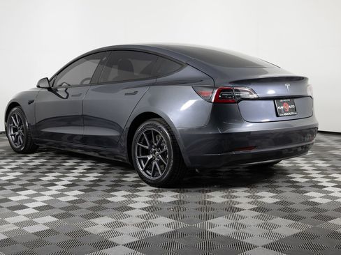 Used 2021 Tesla Model 3 Standard Range image 4