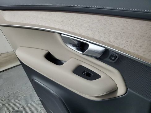 Certified 2026 Volvo XC90 B6 Plus w/ Protection Package Premier AWD/4WD image 20