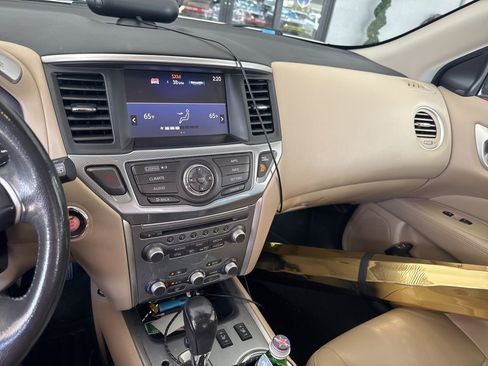Used 2017 Nissan Pathfinder SL FWD image 15