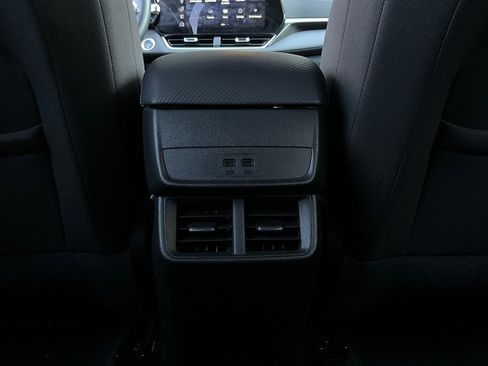 Used 2025 Chevrolet Equinox LT image 12