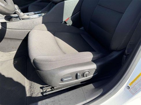 Used 2024 Chevrolet Malibu LT image 17