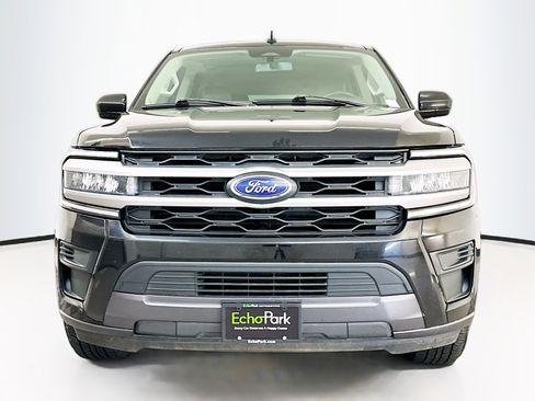 Used 2024 Ford Expedition Max XLT image 2