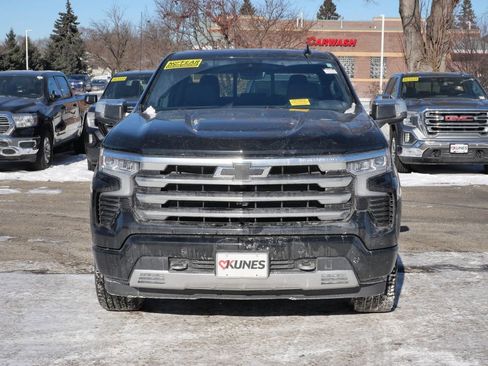 Used 2025 Chevrolet Silverado 1500 High Country image 2