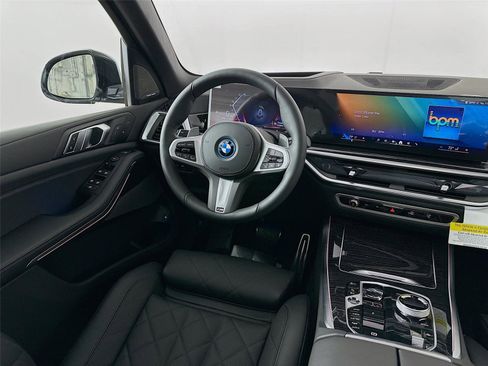 New 2026 BMW X5 xDrive50e w/ Executive Package image 23