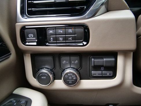 Used 2025 GMC Yukon Denali w/ Denali Reserve Package RWD image 23