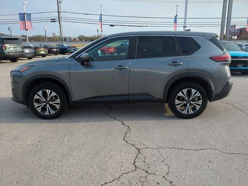 Used 2023 Nissan Rogue SV image 5