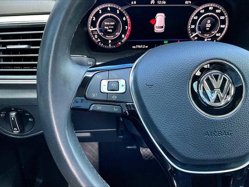 Used 2019 Volkswagen Atlas SEL Premium image 23