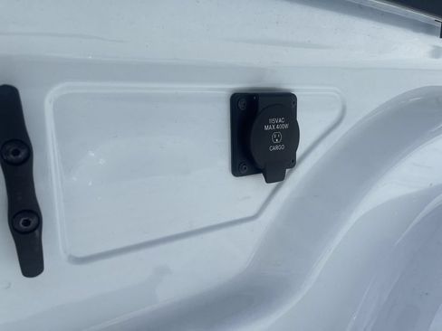 Used 2024 RAM 2500 Laramie w/ Safety Group AWD/4WD image 10