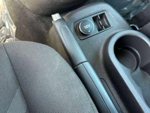 Used 2015 Ford Transit Connect XLT image 30