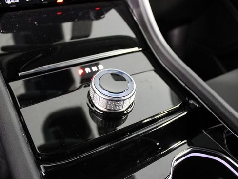 Used 2023 Jeep Grand Cherokee Laredo image 18