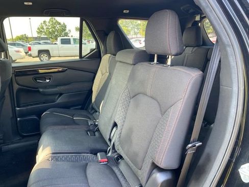 Used 2025 Honda Pilot Sport image 3