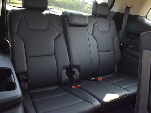 Used 2022 Kia Telluride LX image 17