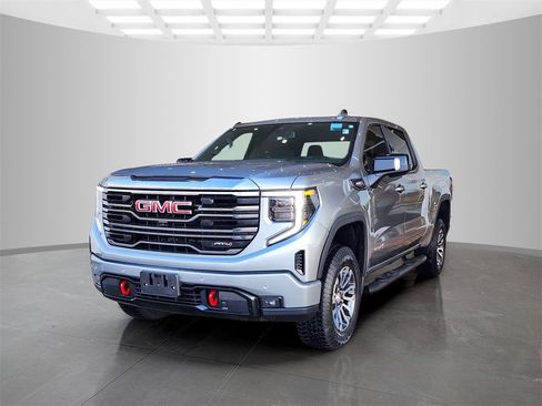 Used 2023 GMC Sierra 1500 AT4 image 9