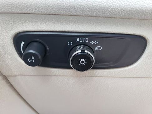 Used 2022 Buick Envision Avenir w/ Technology Package II AWD/4WD image 30