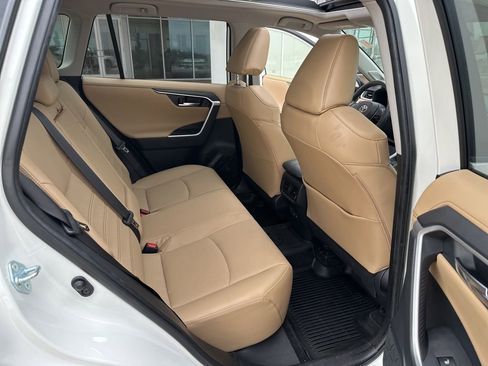 Used 2019 Toyota RAV4 Limited w/ Advanced Technology Package image 17