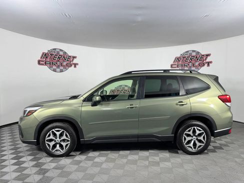 Used 2021 Subaru Forester Premium AWD/4WD image 4