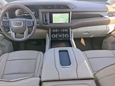 Used 2023 GMC Yukon Denali image 12