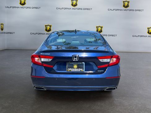 Used 2018 Honda Accord Touring image 4