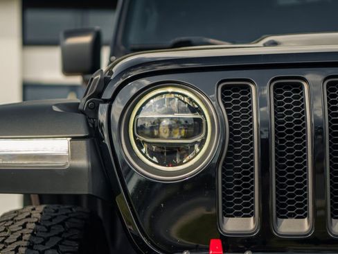 Used 2022 Jeep Wrangler Unlimited Rubicon AWD/4WD image 9