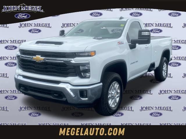 Used 2026 Chevrolet Silverado 2500 LT AWD/4WD image 1