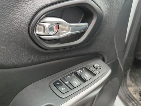 Certified 2022 Jeep Cherokee Latitude Lux image 7