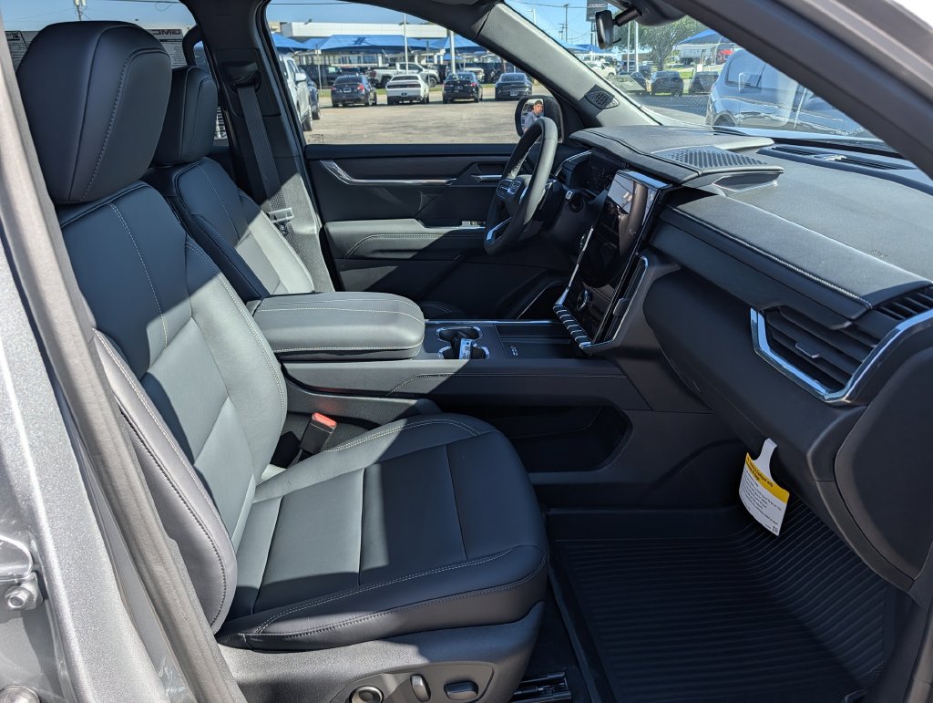 New 2027 GMC Acadia Elevation w/ Black Edition FWD image 32