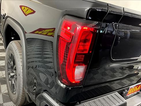 Used 2025 GMC Sierra 1500 Pro w/ Graphite Edition RWD image 11