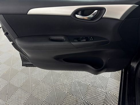 Used 2017 Nissan Sentra S image 10