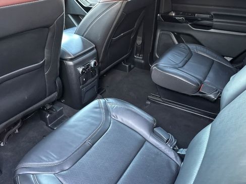 Certified 2023 Ford Explorer Platinum w/ Technology Package image 4