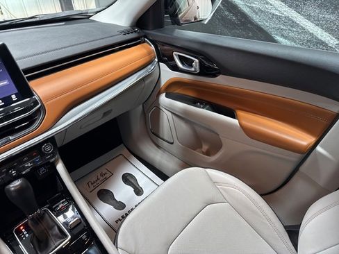 Used 2022 Jeep Compass Limited image 10