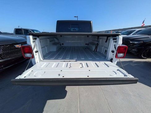Used 2021 Jeep Gladiator Sport image 11