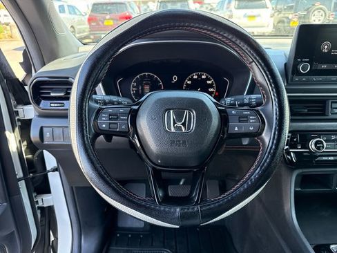 Certified 2025 Honda Pilot Sport image 18