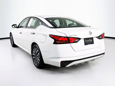 Used 2025 Nissan Altima 2.5 SV FWD image 5
