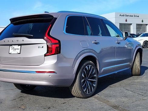 New 2026 Volvo XC90 B6 Plus image 3
