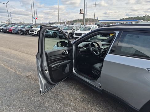 Used 2022 Jeep Compass Altitude image 8