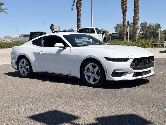 Used 2026 Ford Mustang Coupe RWD image 4